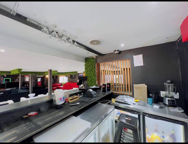 211M² BAR/PUB FOR SALE IN KANYAMAZANE